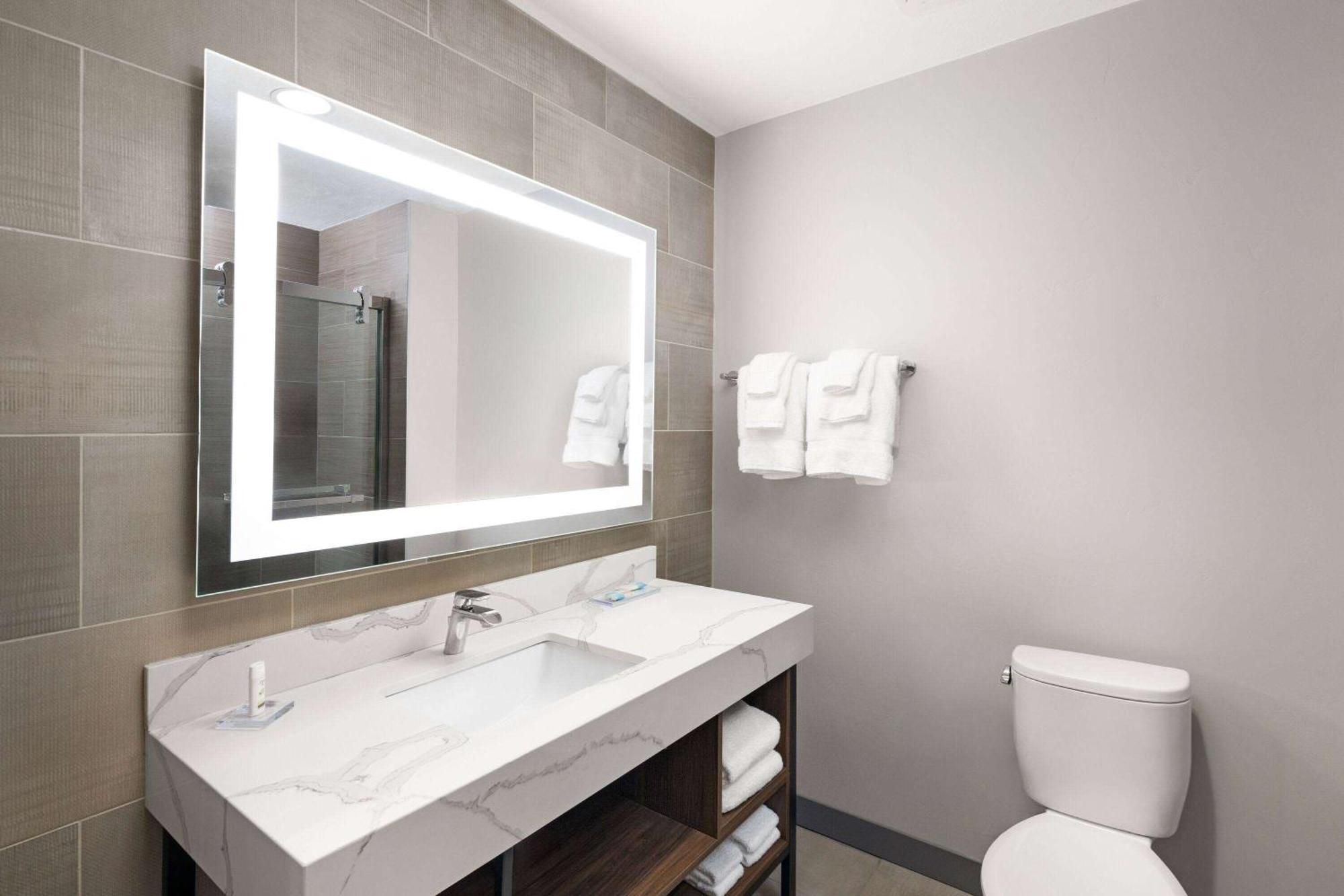 Hawthorn Extended Stay By Wyndham Kingman Bagian luar foto