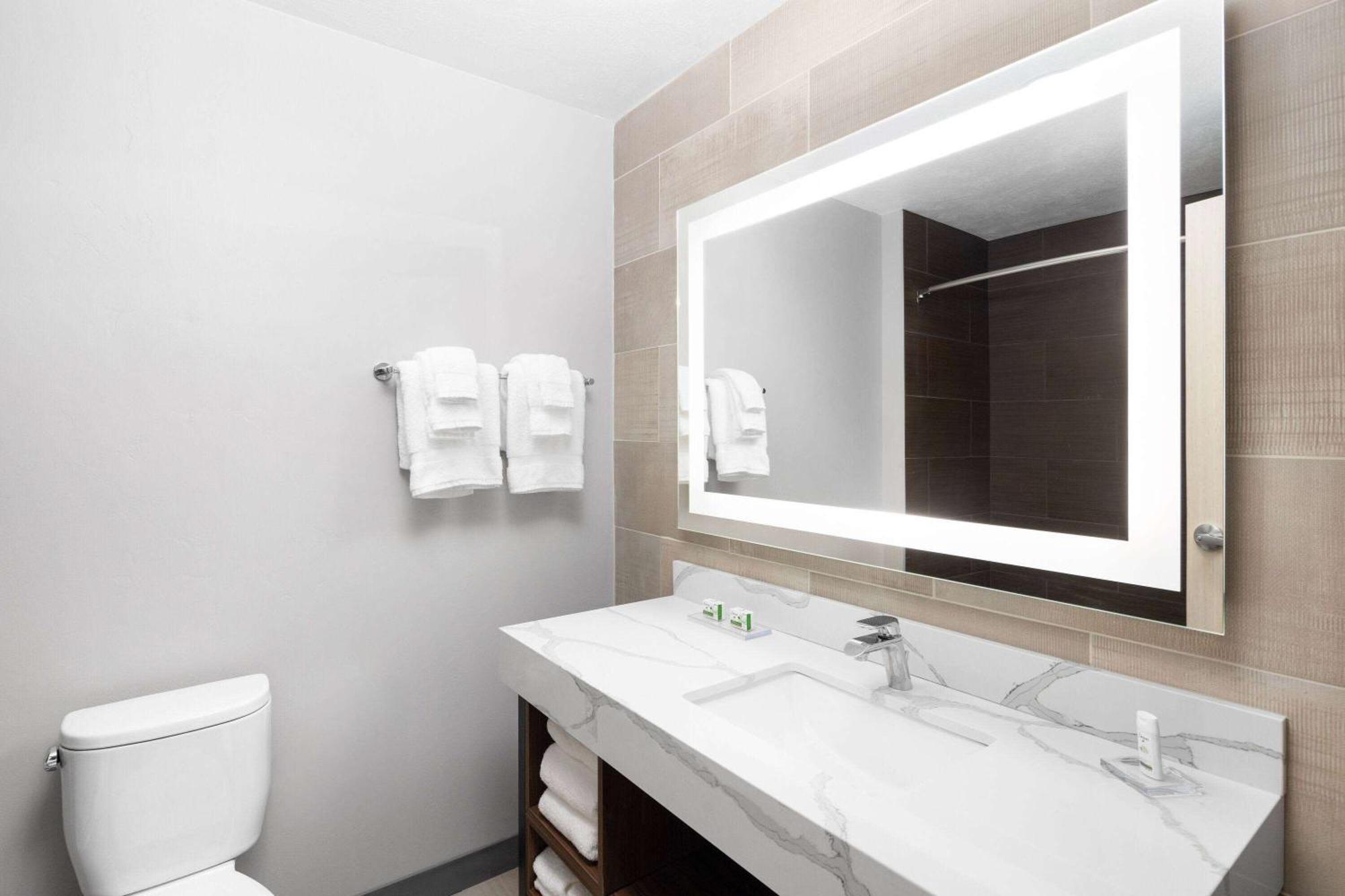 Hawthorn Extended Stay By Wyndham Kingman Bagian luar foto